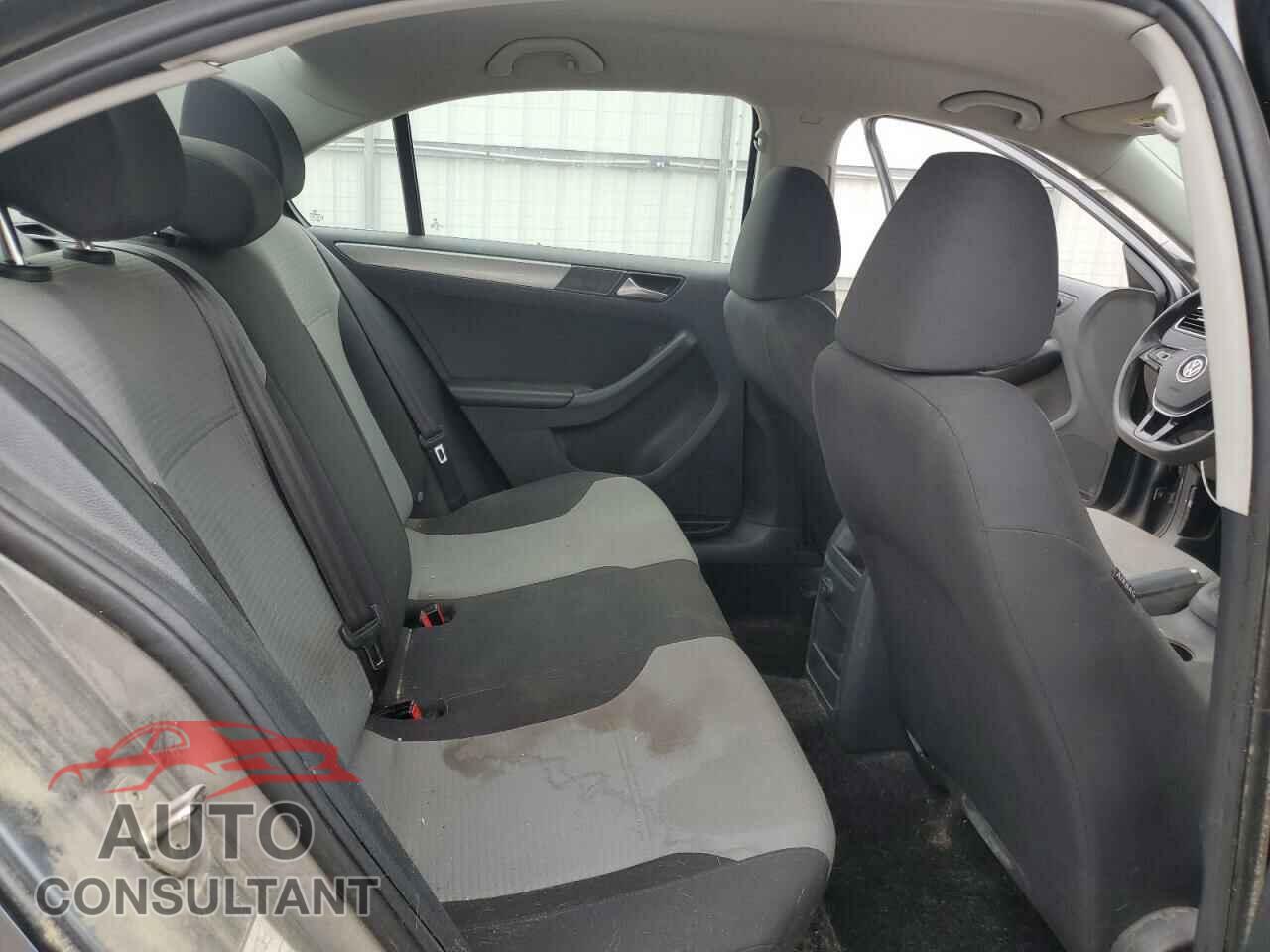 VOLKSWAGEN JETTA 2017 - 3VW2B7AJXHM313632