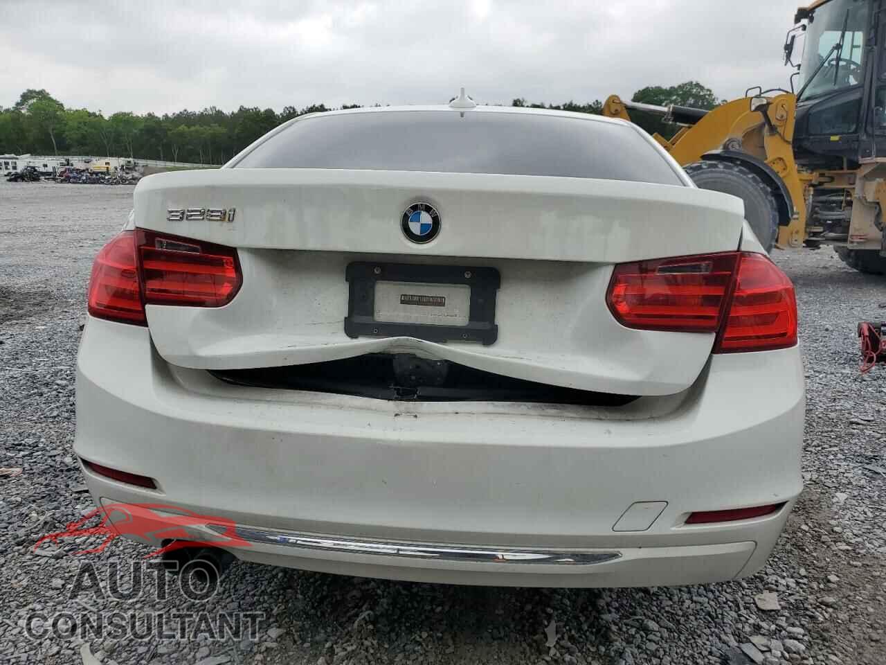BMW 3 SERIES 2013 - WBA3C1G58DNR48454