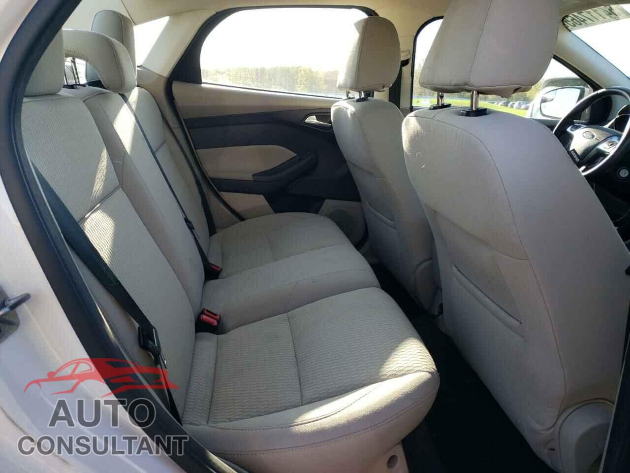 FORD FOCUS 2012 - 1FAHP3H22CL414380