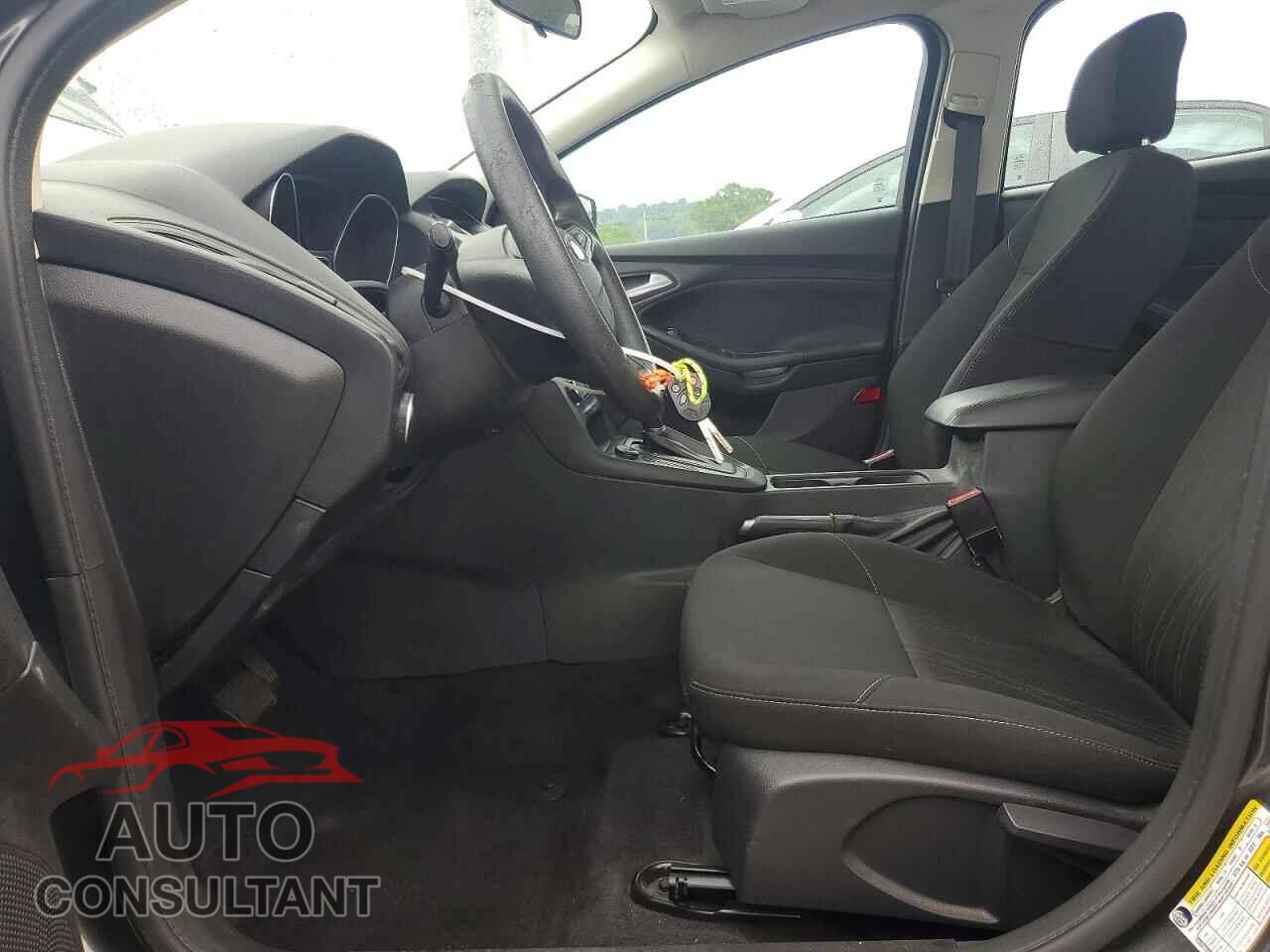 FORD FOCUS 2017 - 1FADP3F20HL235649