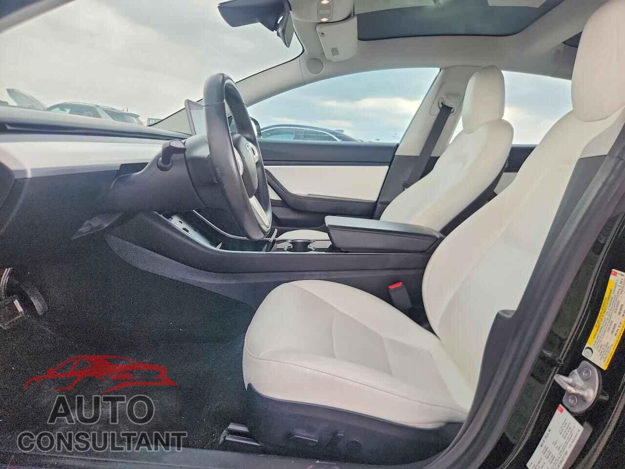 TESLA MODEL 3 2018 - 5YJ3E1EB5JF171084