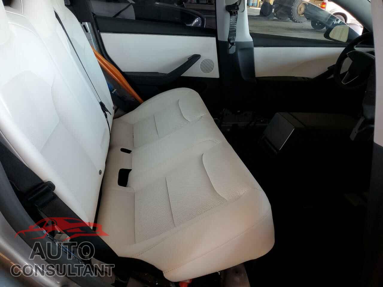 TESLA MODEL 3 2025 - 5YJ3E1EB6SF935588