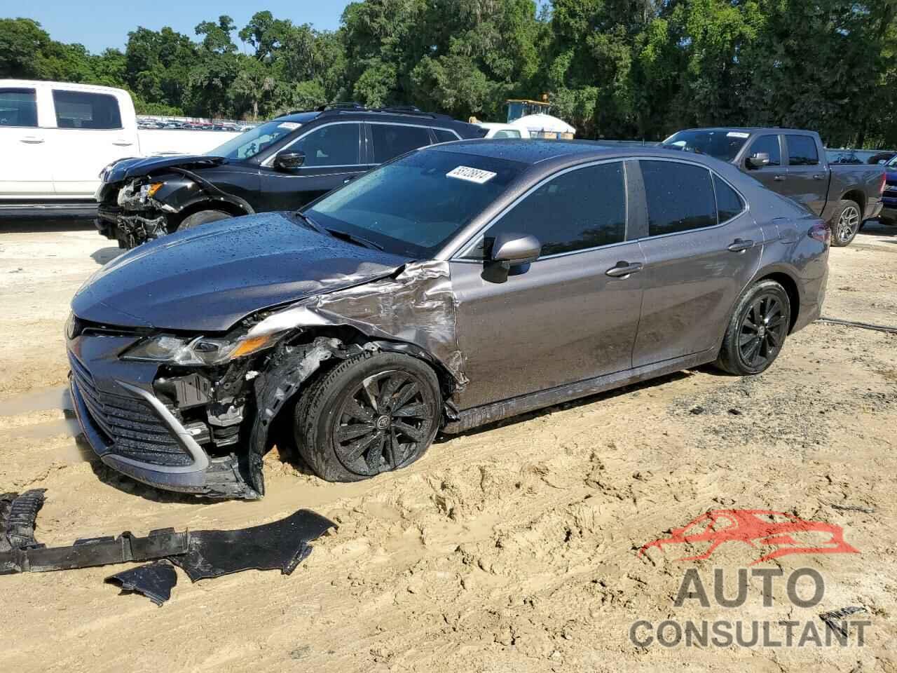 TOYOTA CAMRY 2022 - 4T1C11AK8NU623538