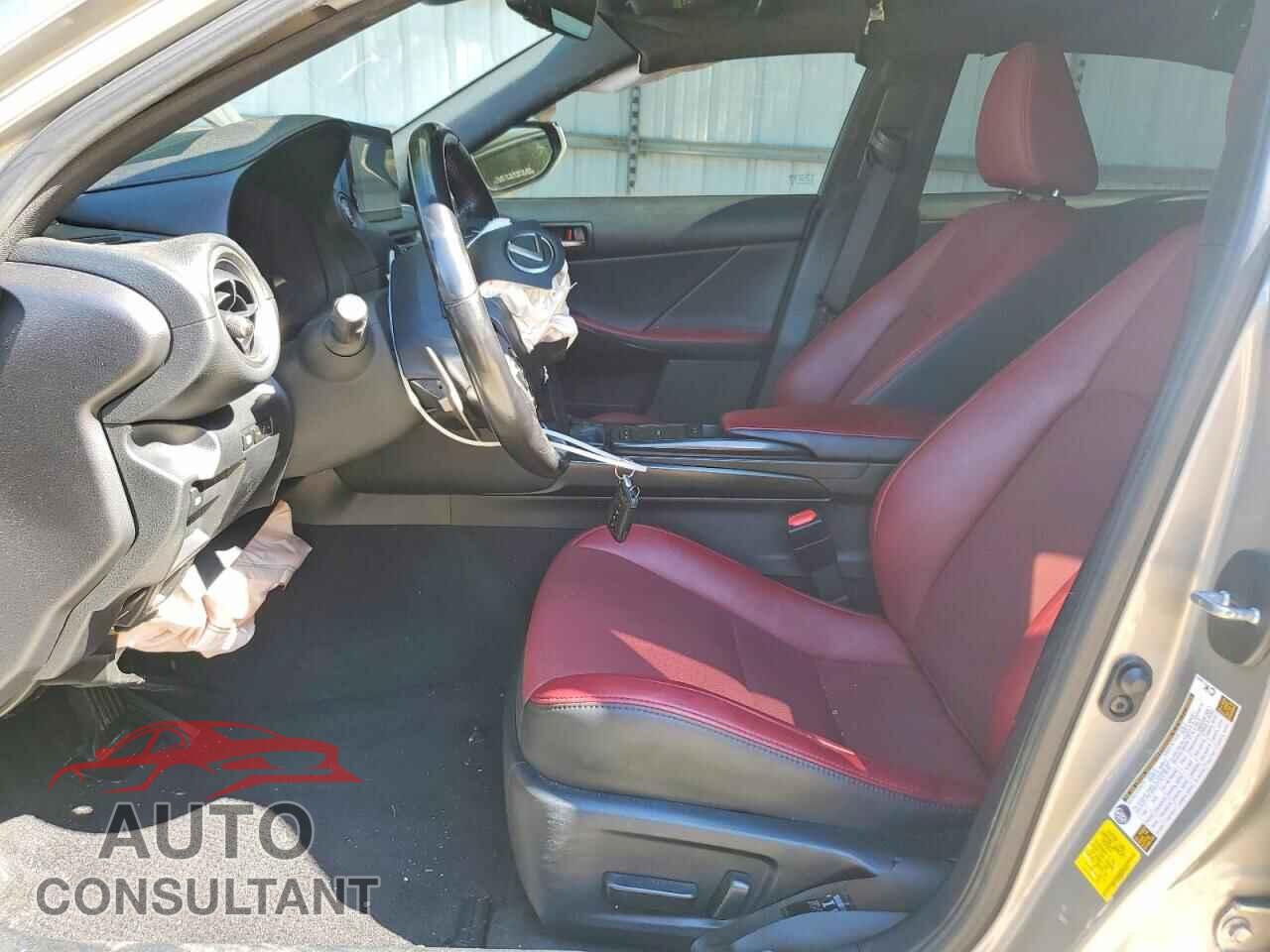LEXUS IS 2021 - JTHCA1D26M5111672