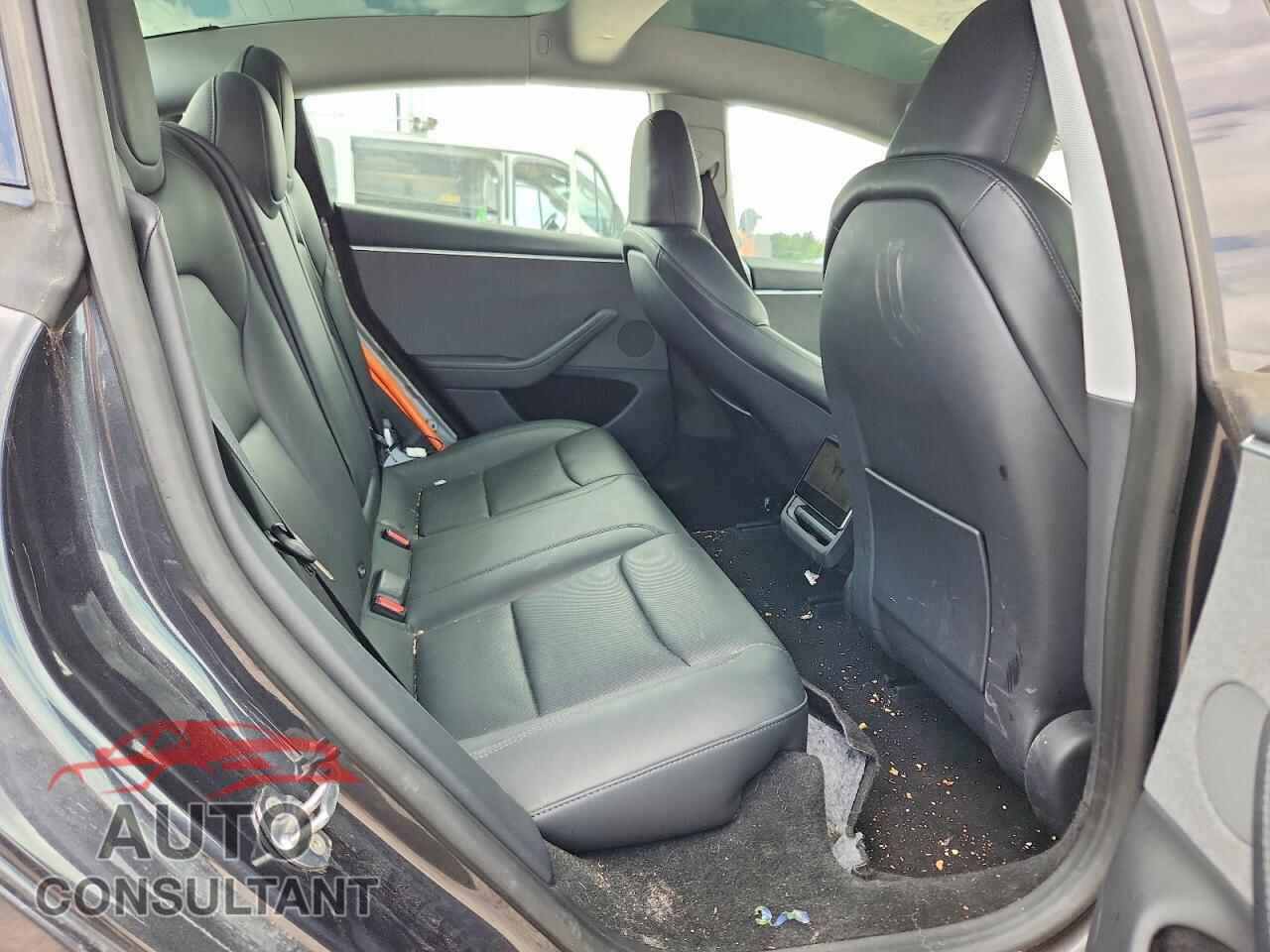 TESLA MODEL 3 2024 - 5YJ3E1EA0RF869685