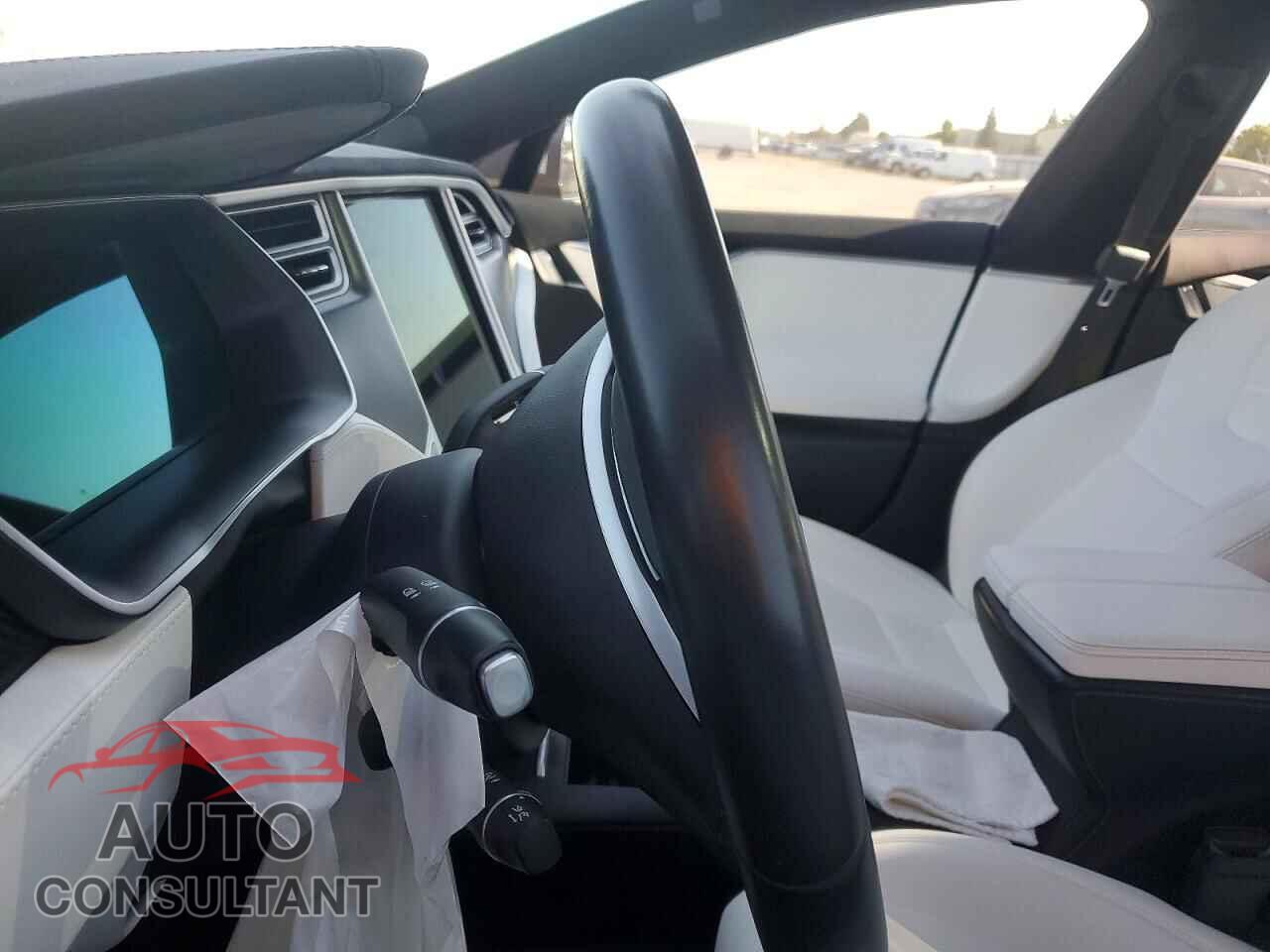 TESLA MODEL S 2017 - 5YJSA1E28HF200840