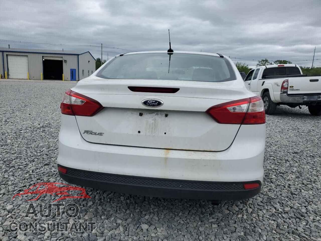FORD FOCUS 2013 - 1FADP3E23DL179945