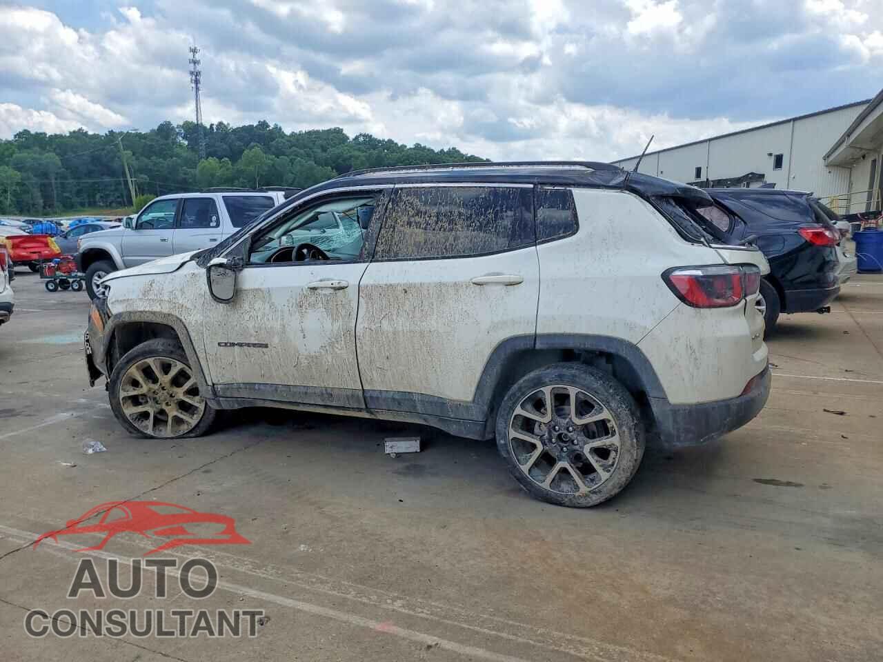 JEEP COMPASS 2018 - 3C4NJDCB1JT290518