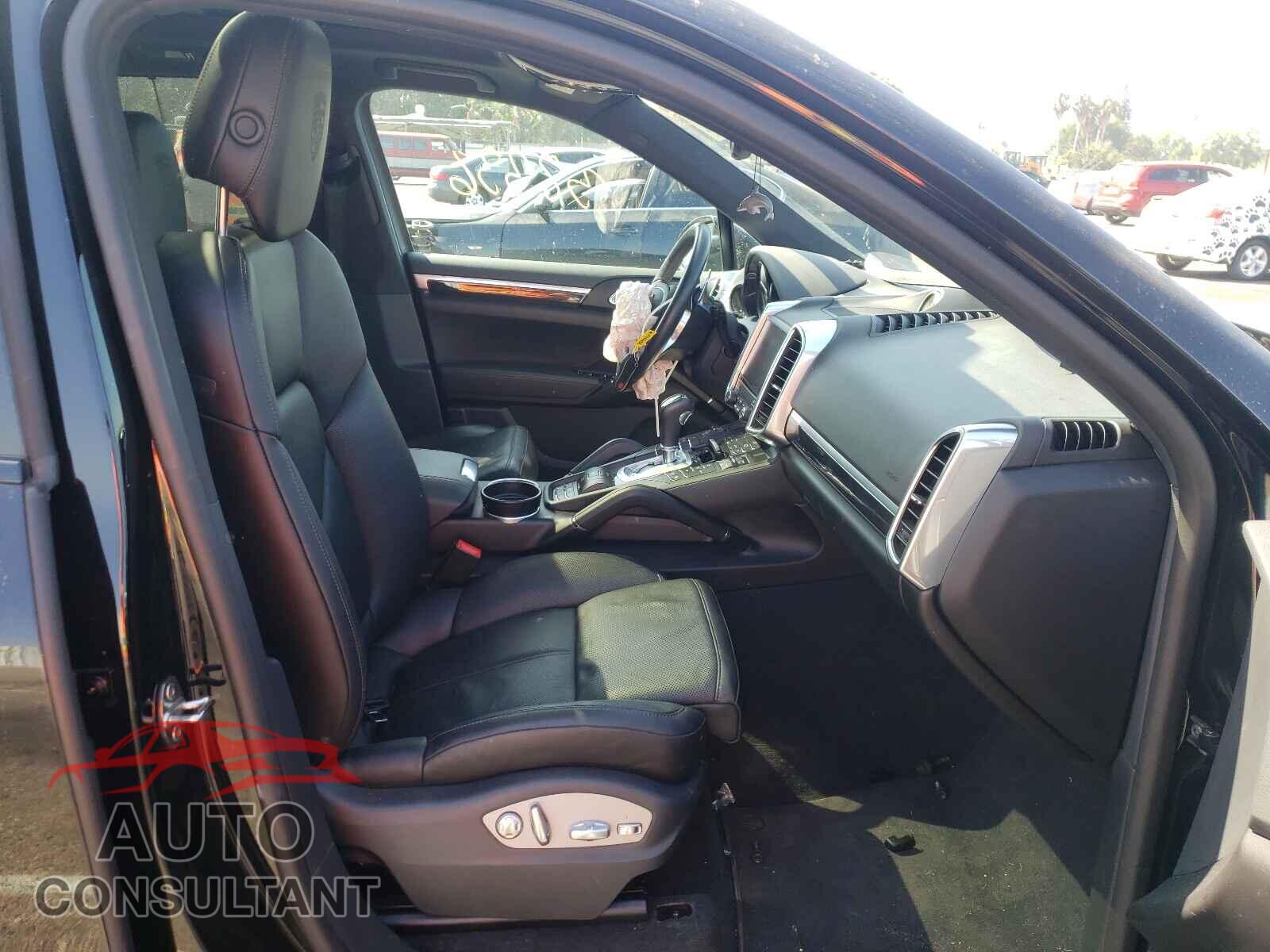 PORSCHE CAYENNE 2018 - WP1AE2A28JLA70622