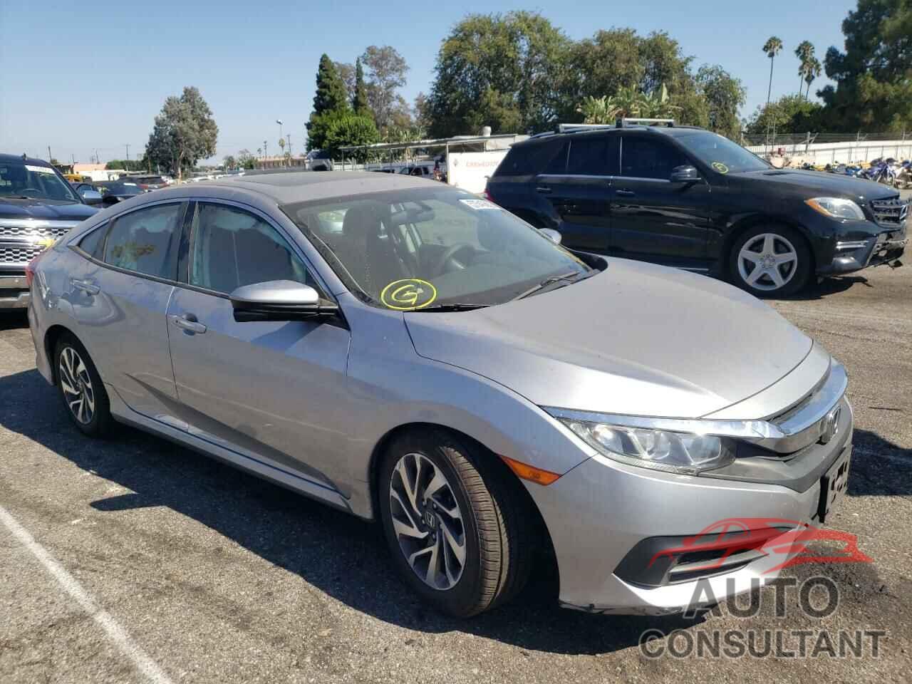 HONDA CIVIC 2018 - 2HGFC2F77JH518199