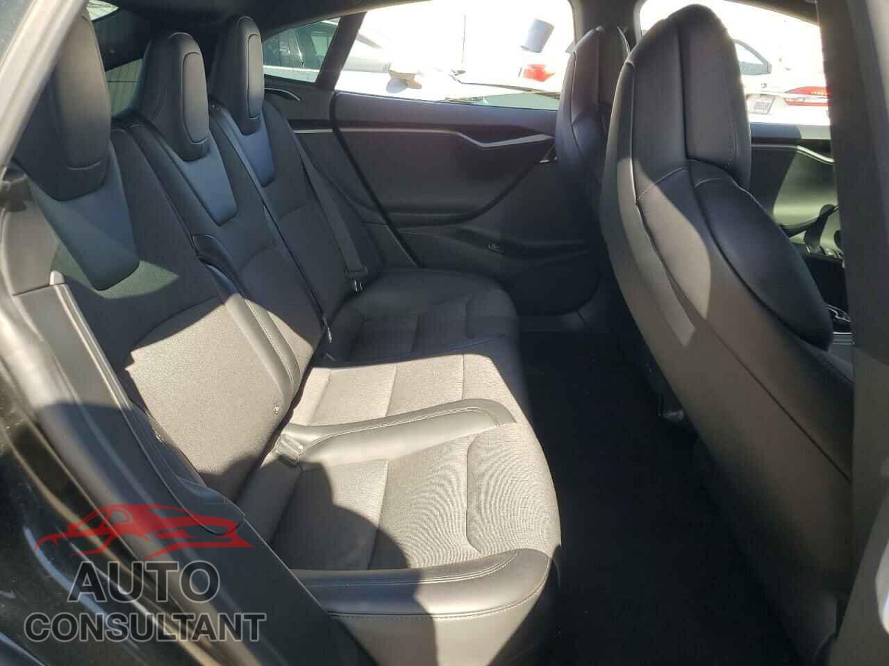 TESLA MODEL S 2018 - 5YJSA1E27JF271596
