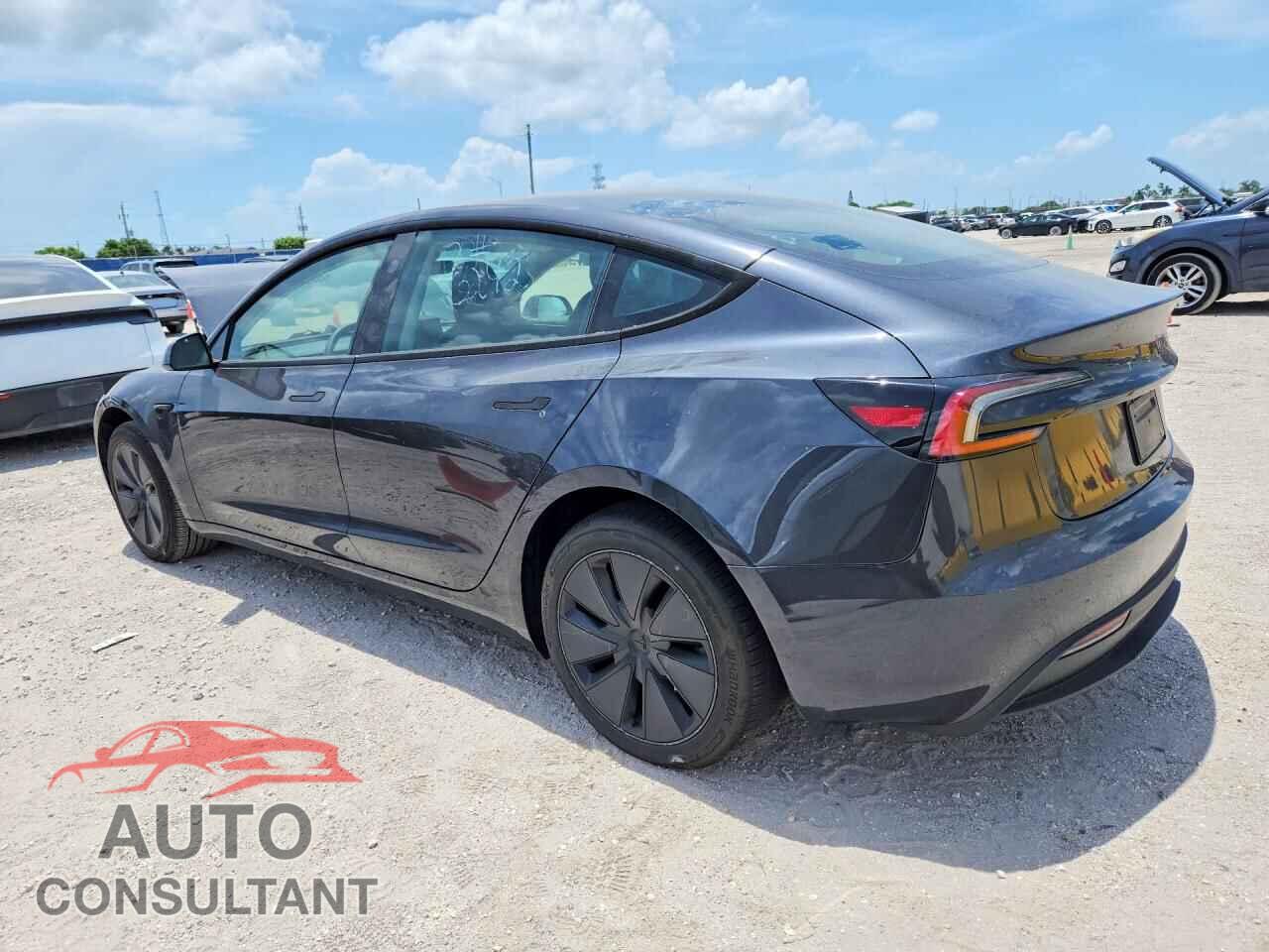 TESLA MODEL 3 2025 - 5YJ3E1EA4SF970881