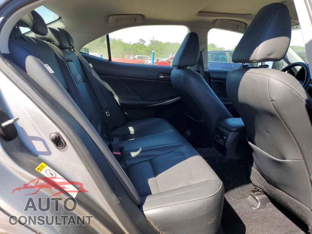 LEXUS IS 2015 - JTHCF1D28F5018236