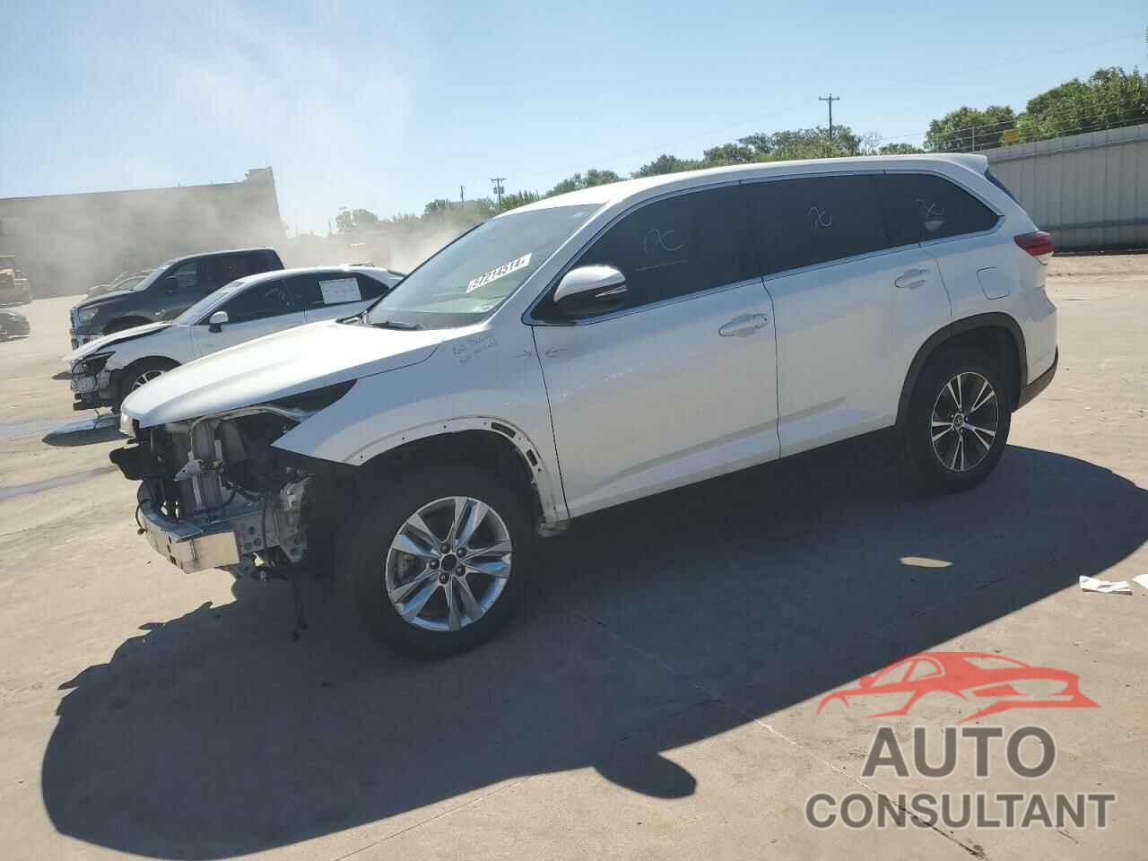 TOYOTA HIGHLANDER 2019 - 5TDZARFH2KS048072