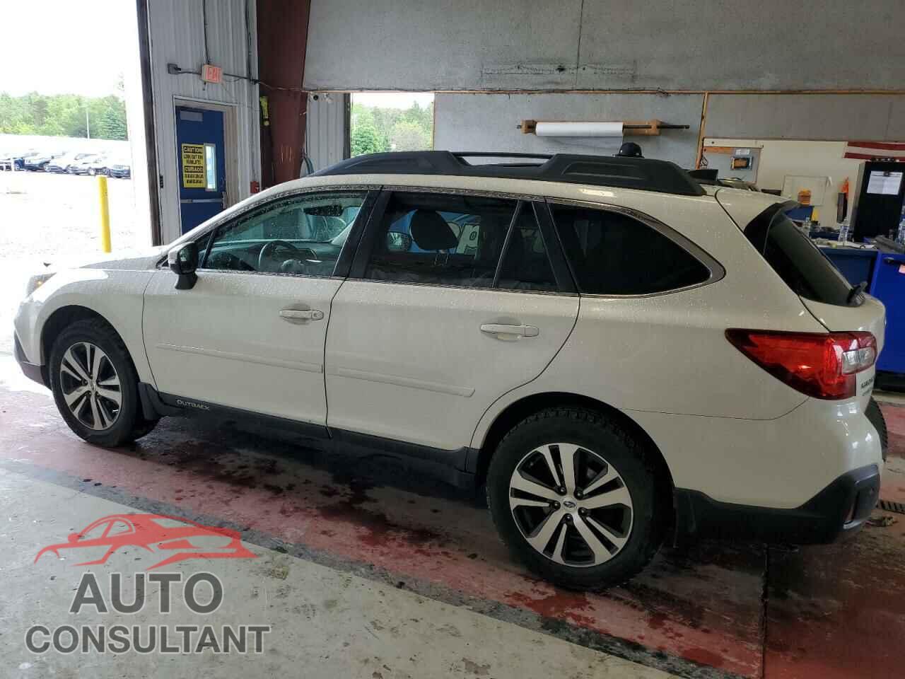 SUBARU OUTBACK 2018 - 4S4BSANC7J3215253