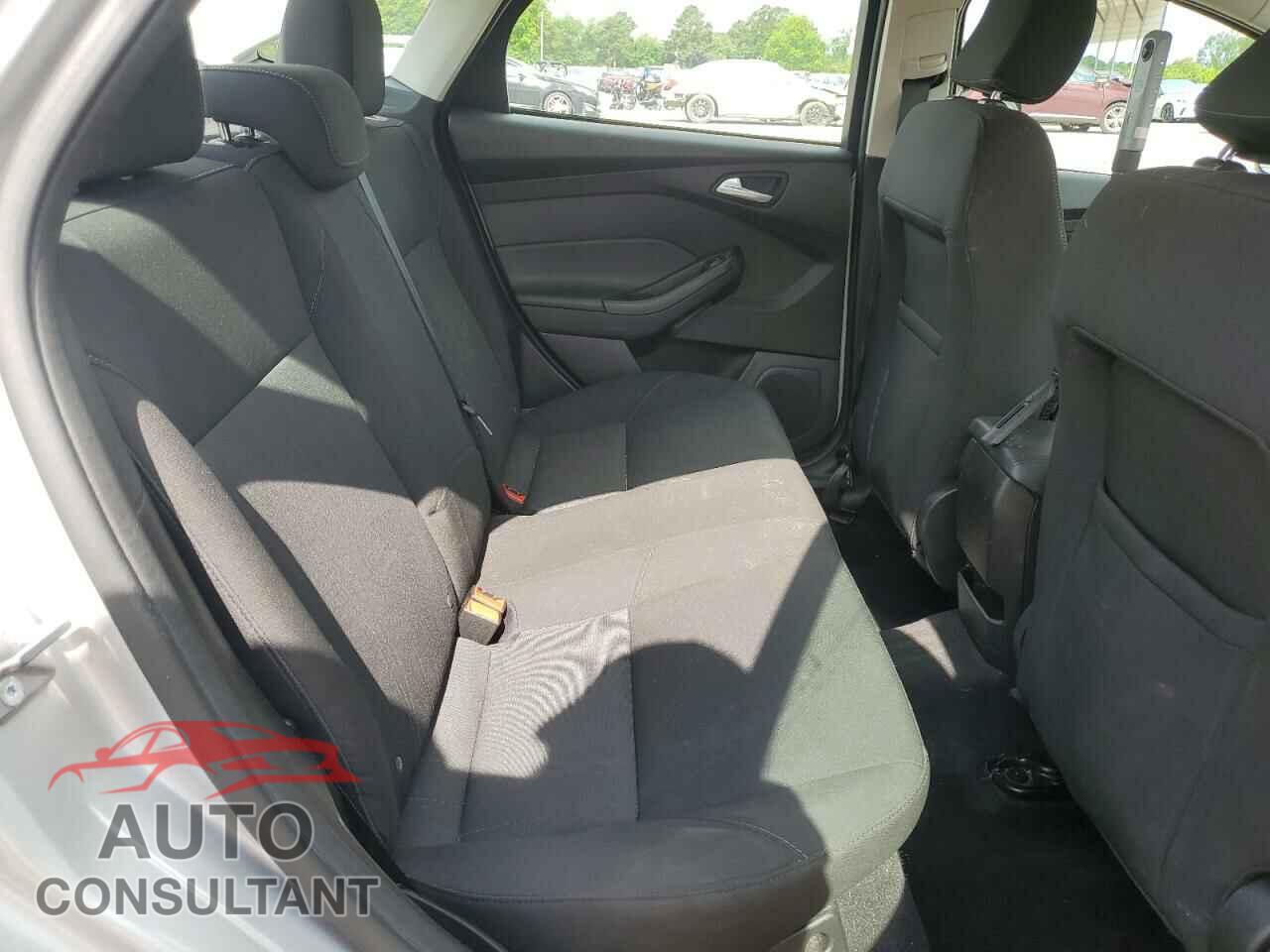 FORD FOCUS 2017 - 1FADP3F23HL328312