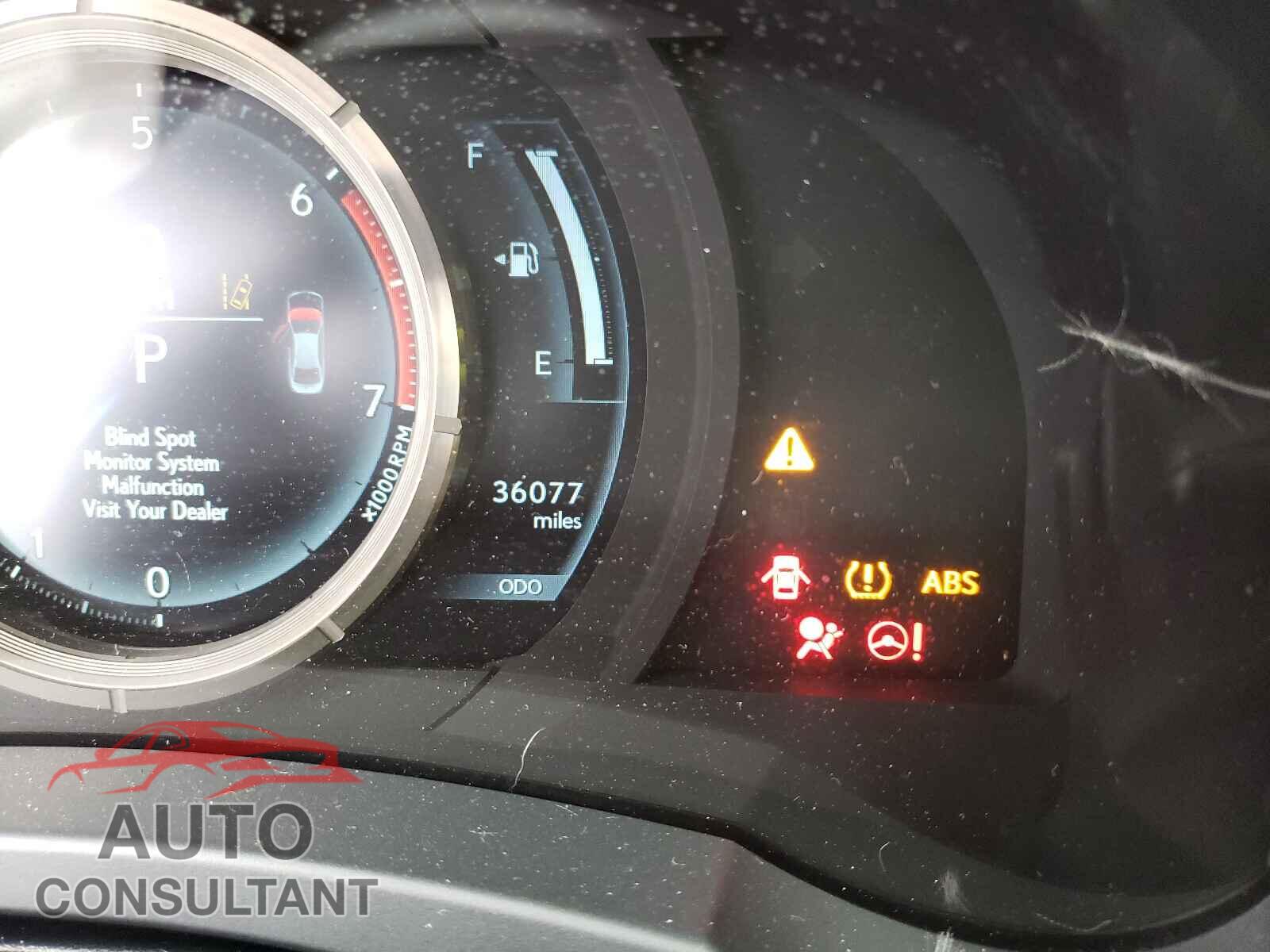 LEXUS IS 2017 - JTHBA1D26H5057095