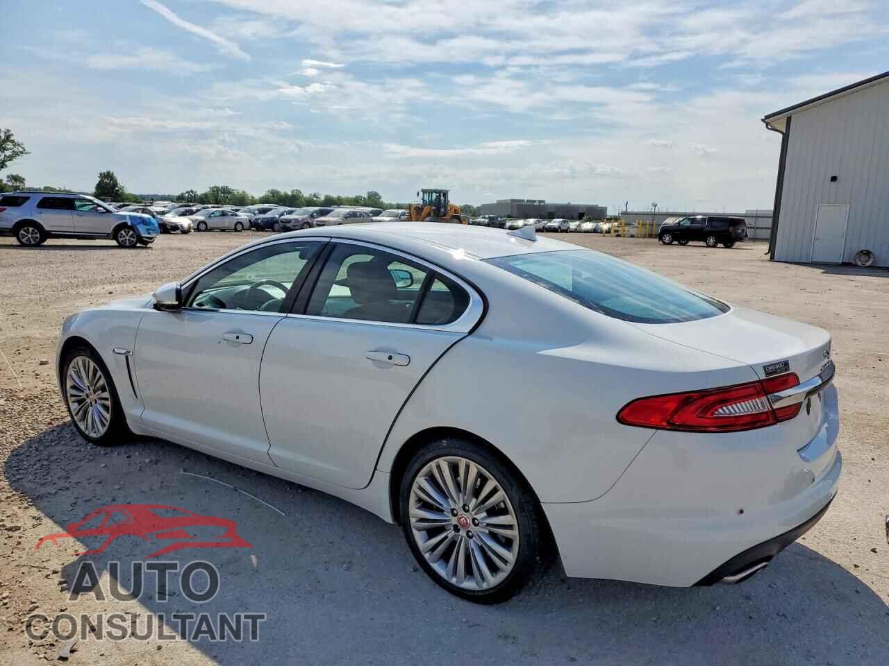 JAGUAR XF 2014 - SAJWJ0EF4E8U28135