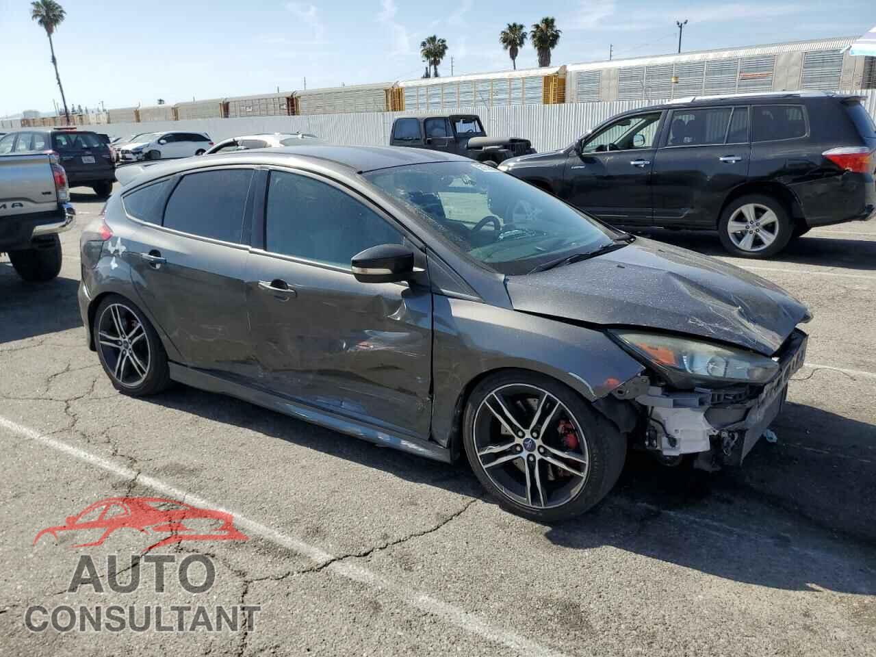 FORD FOCUS 2015 - 1FADP3L9XFL262002