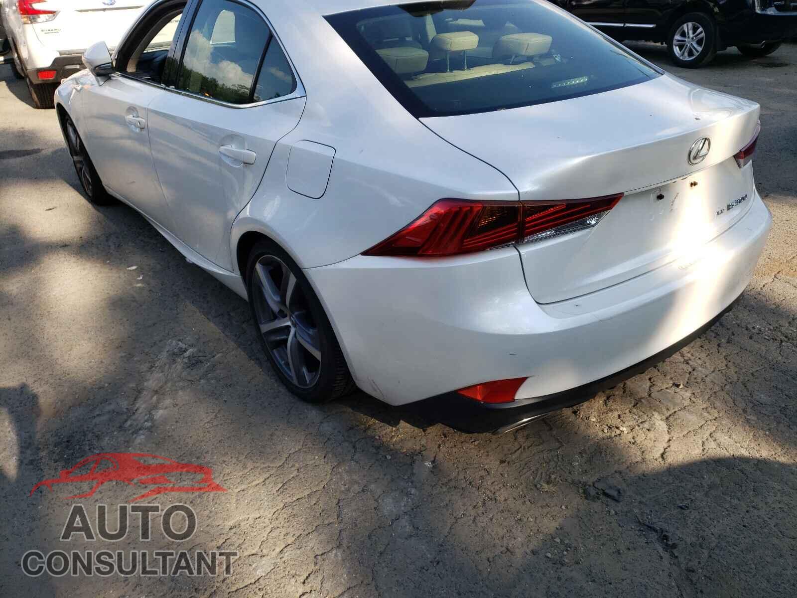 LEXUS IS 2018 - JTHC81D20J5027855