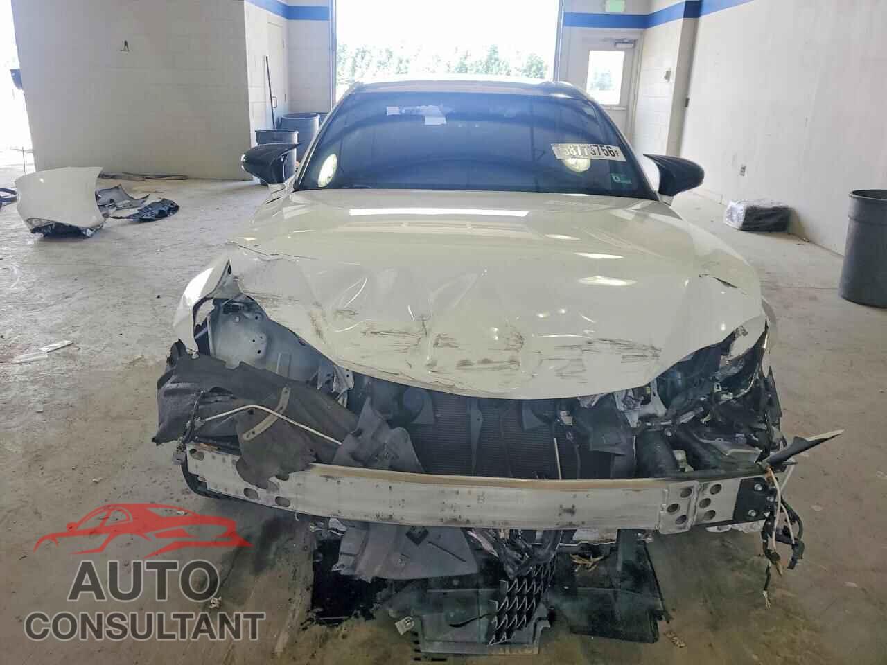 LEXUS IS 2017 - JTHBA1D20H5041068