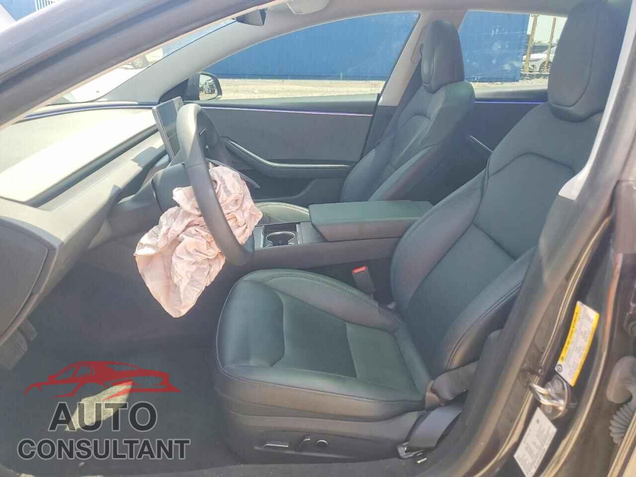 TESLA MODEL 3 2024 - 5YJ3E1EA0RF843958
