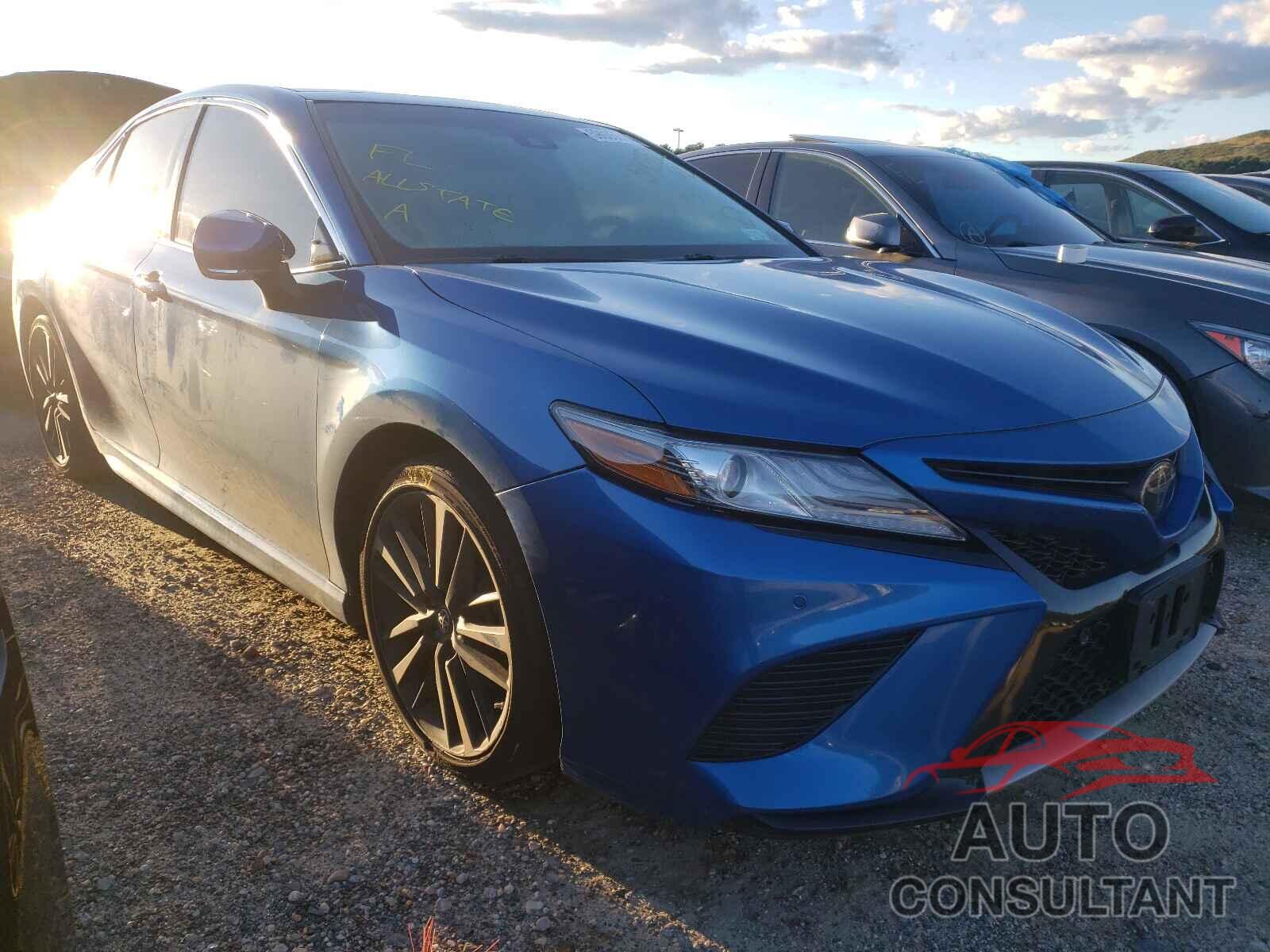 TOYOTA CAMRY 2018 - 4T1B61HK1JU088114