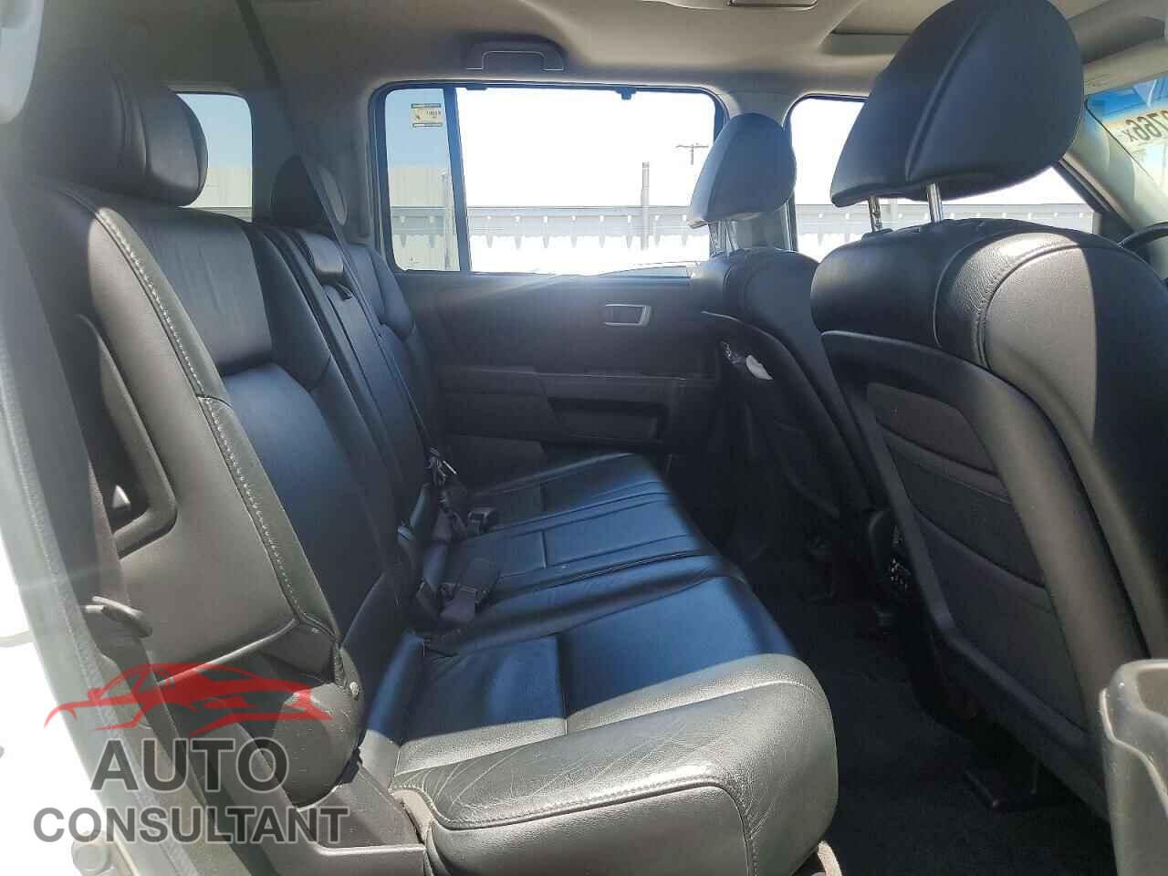 HONDA PILOT 2011 - 5FNYF3H97BB052252