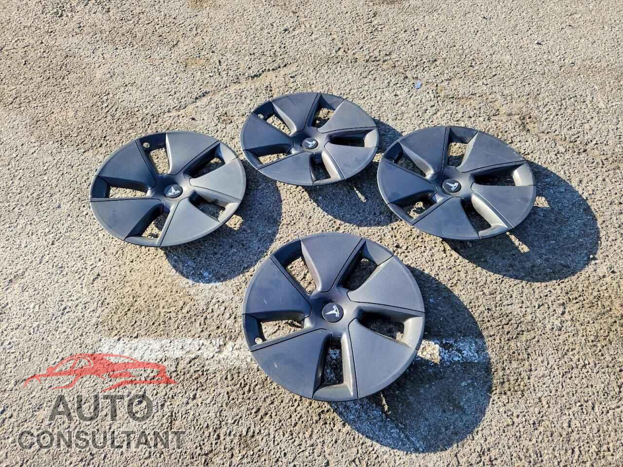 TESLA MODEL 3 2021 - 5YJ3E1EA0MF876449