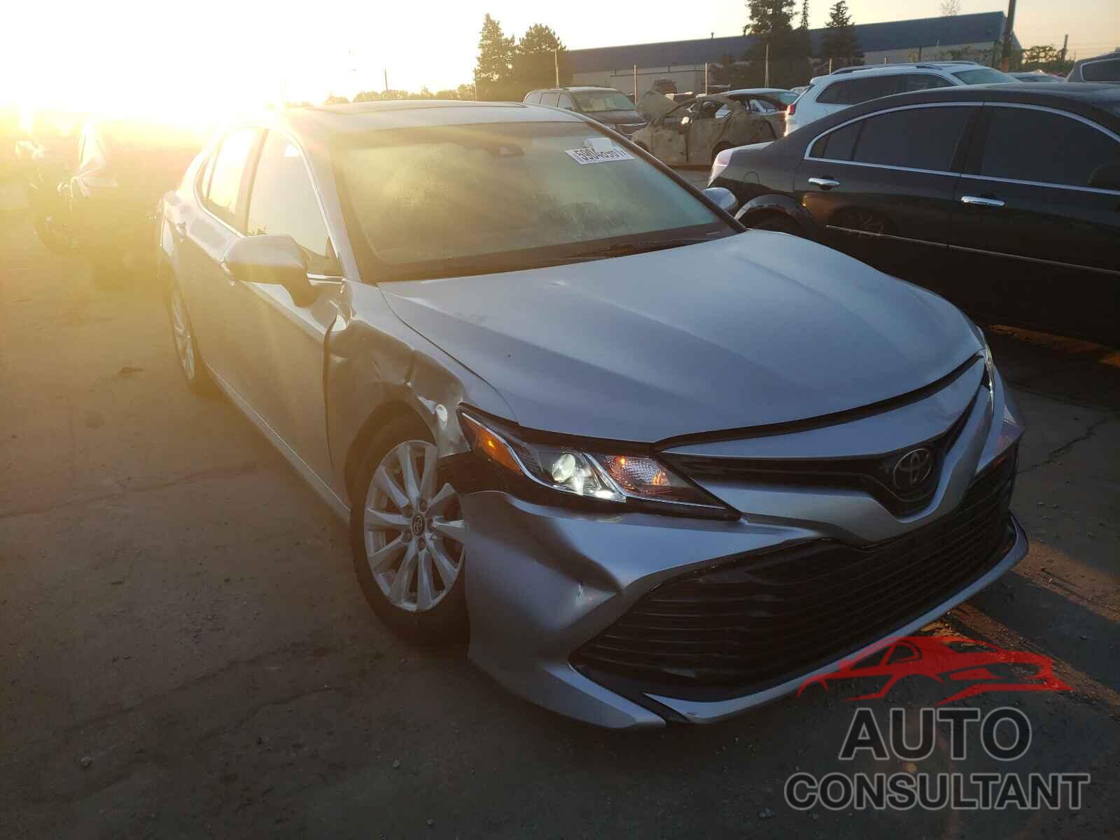 TOYOTA CAMRY 2018 - 4T1B11HK3JU590492