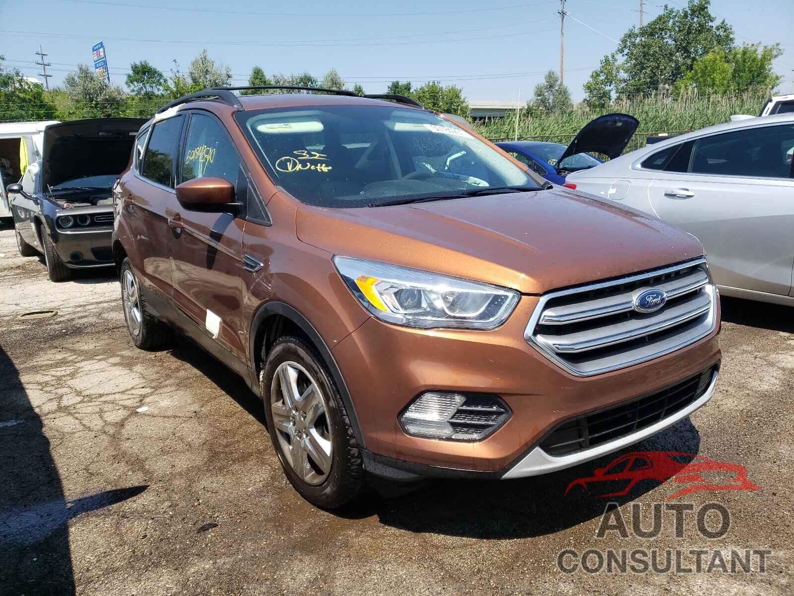 FORD ESCAPE 2017 - 1FMCU9G9XHUD30643