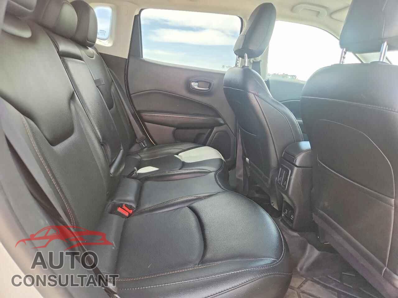 JEEP COMPASS 2021 - 3C4NJDCB3MT572714
