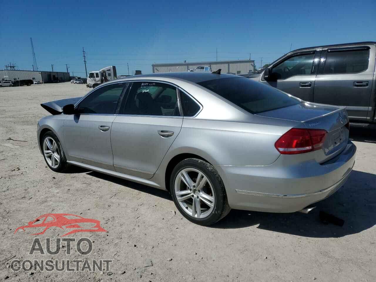 VOLKSWAGEN PASSAT 2013 - 1VWCN7A39DC070078
