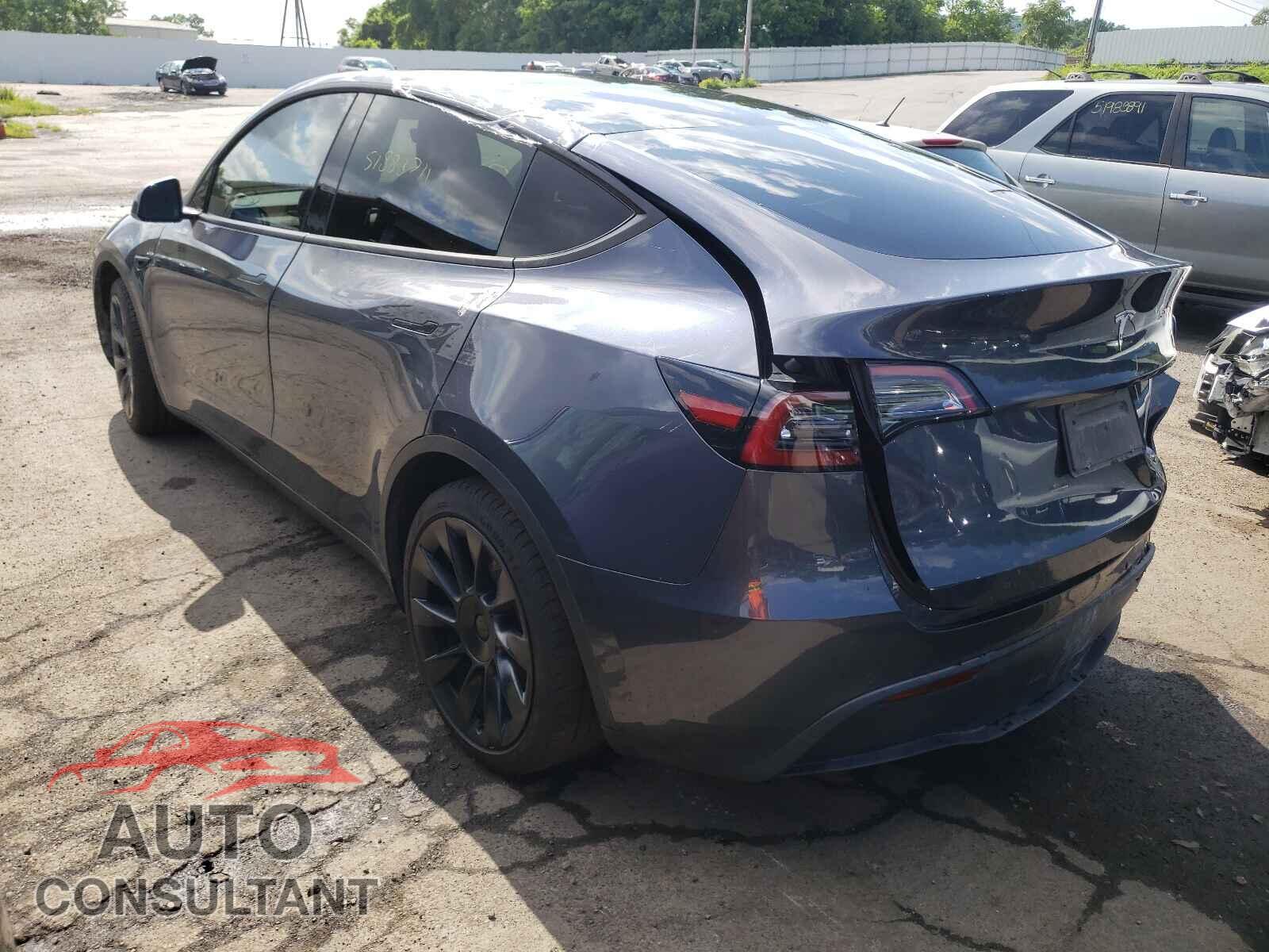 TESLA MODEL Y 2021 - 5YJYGAEE5MF142845