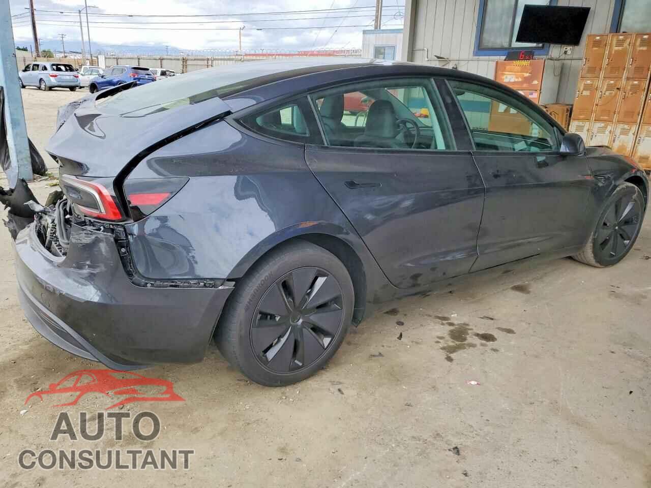 TESLA MODEL 3 2024 - 5YJ3E1EA3RF743451