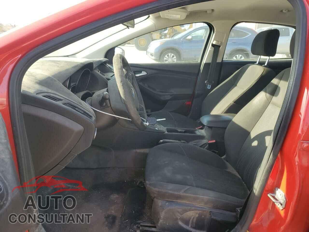 FORD FOCUS 2015 - 1FADP3F2XFL368349