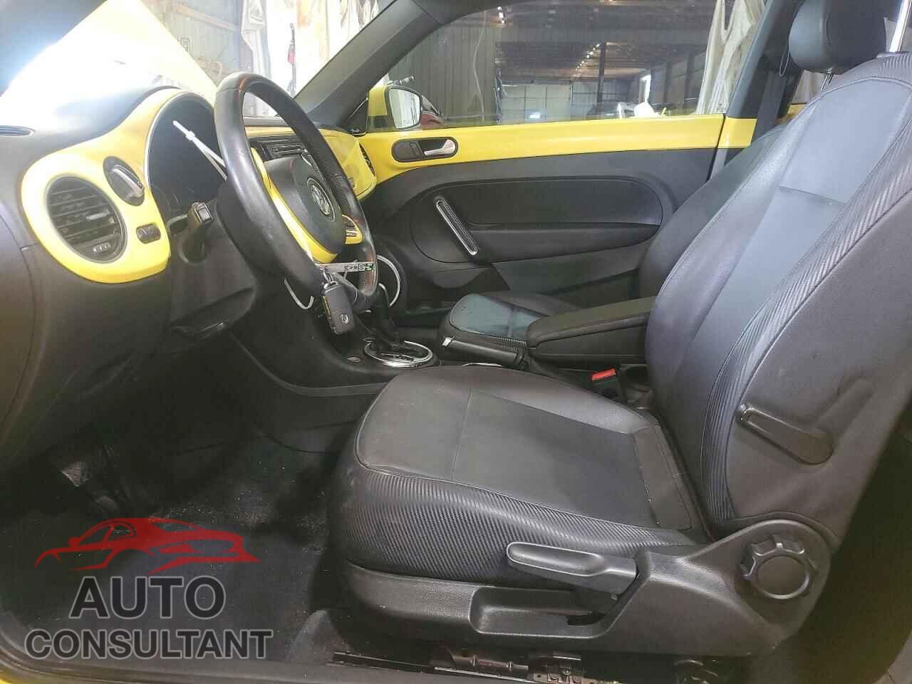 VOLKSWAGEN BEETLE 2013 - 3VWJP7AT8DM601867