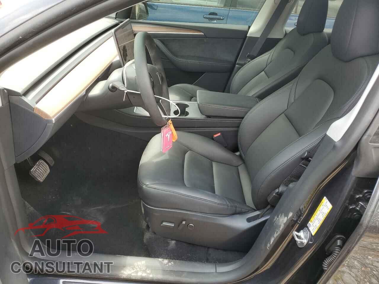 TESLA MODEL Y 2024 - 7SAYGDEE2RF995179