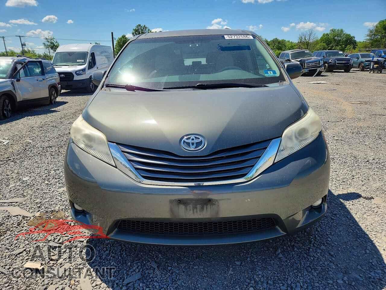 TOYOTA SIENNA 2012 - 5TDDK3DC2CS044374