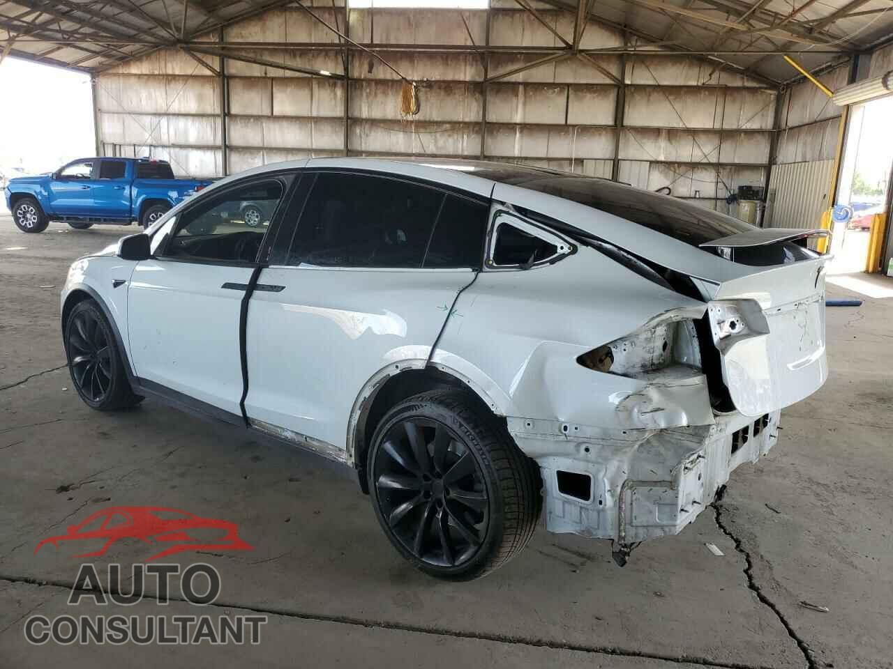 TESLA MODEL X 2018 - 5YJXCBE25JF122822