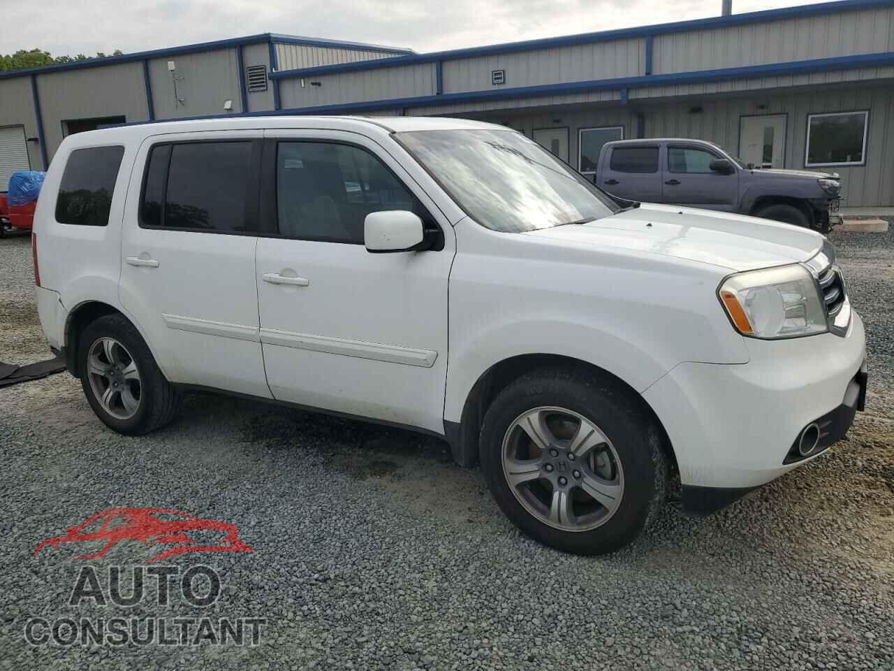 HONDA PILOT 2015 - 5FNYF3H32FB024537