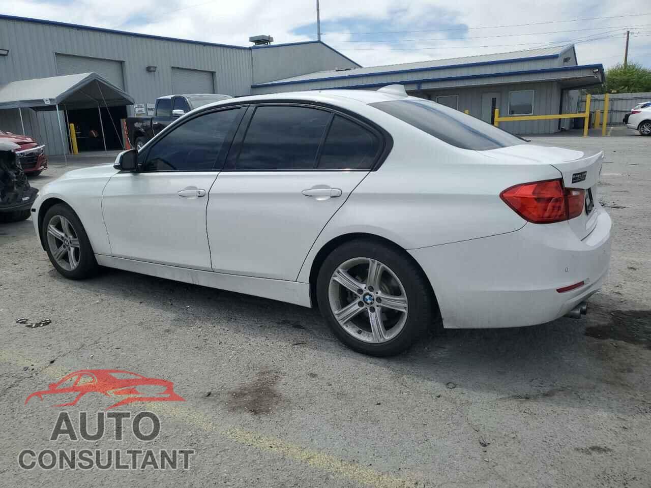 BMW 3 SERIES 2015 - WBA3C1C58FP851977
