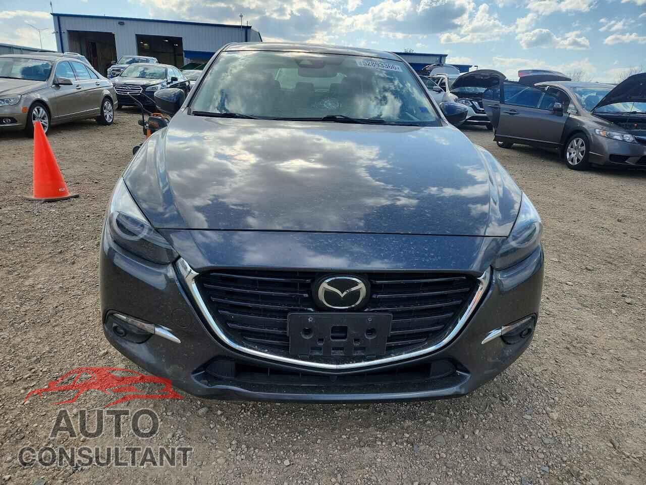 MAZDA 3 2018 - 3MZBN1M36JM269409