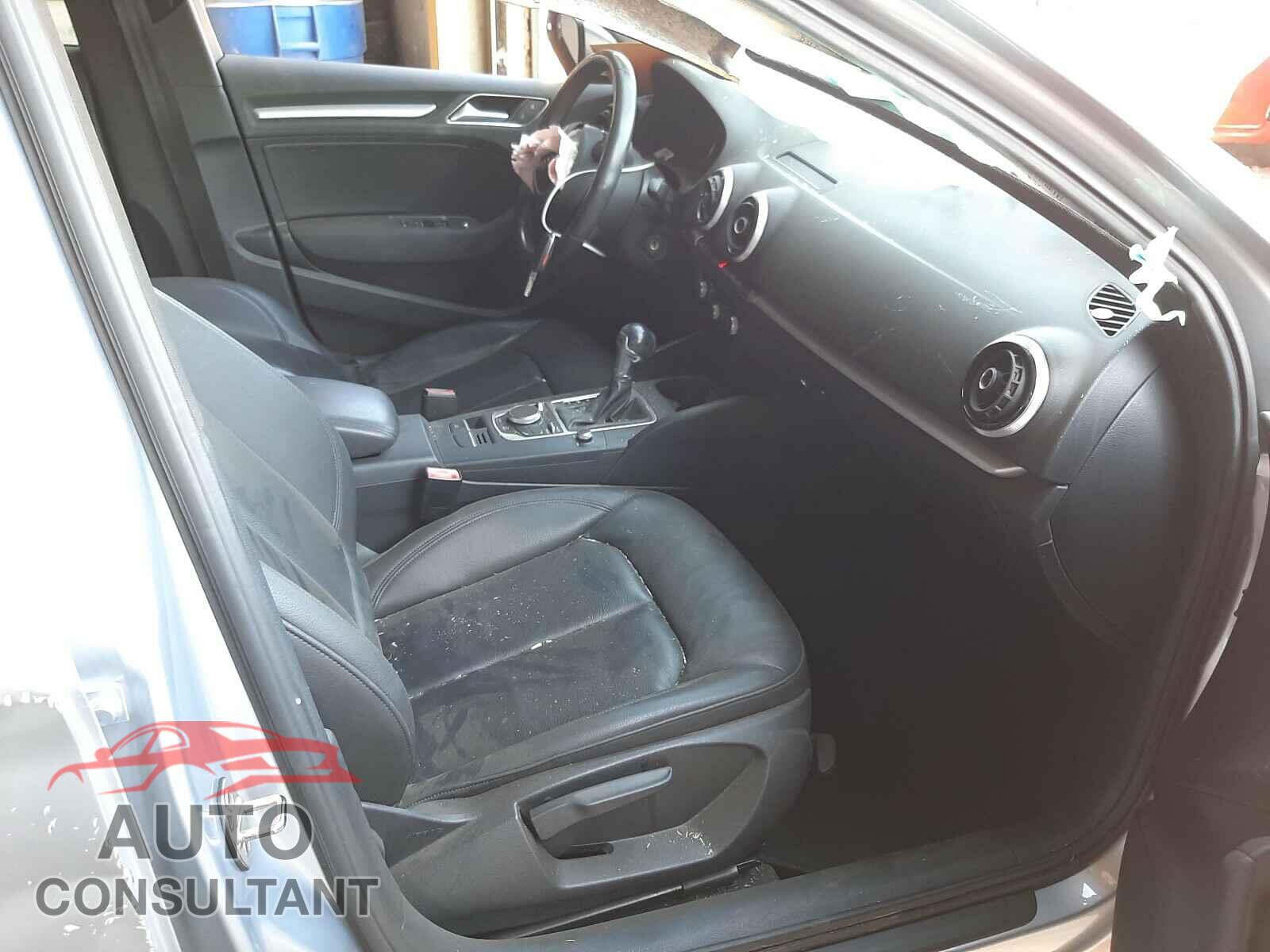 AUDI A3 2016 - WAUA7GFF2G1027884
