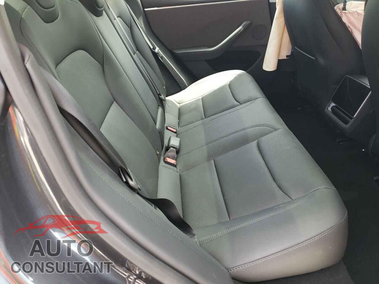 TESLA MODEL 3 2024 - 5YJ3E1EA3RF730702