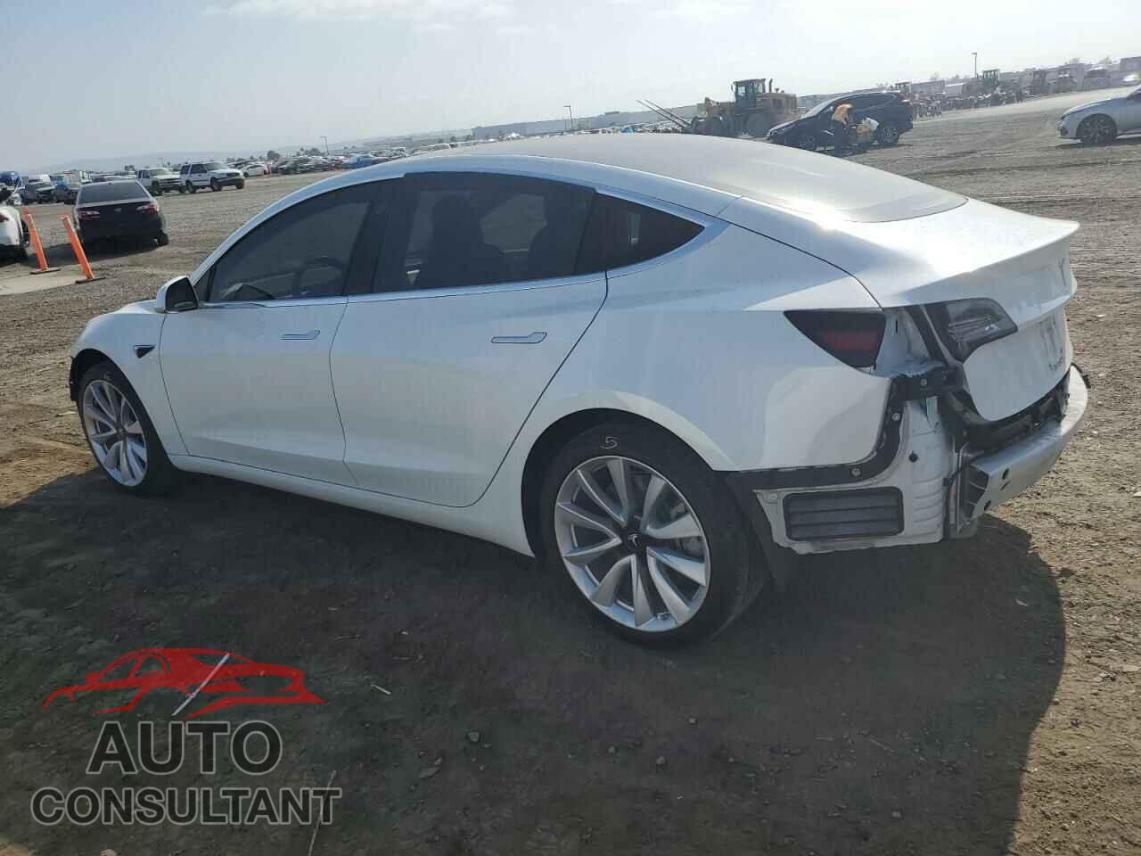 TESLA MODEL 3 2018 - 5YJ3E1EA0JF051040