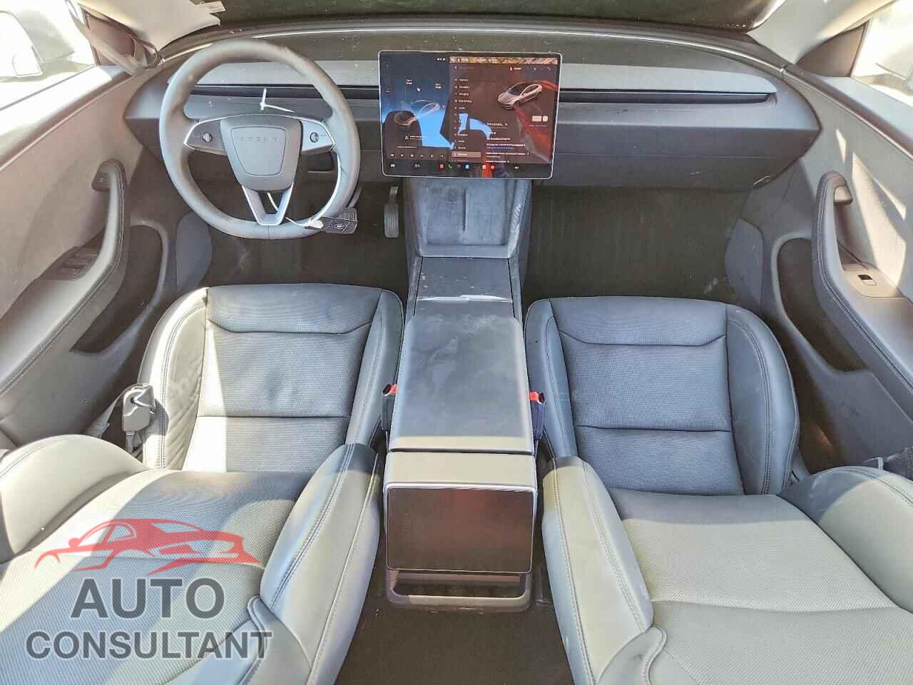 TESLA MODEL 3 2025 - 5YJ3E1EA7SF028775