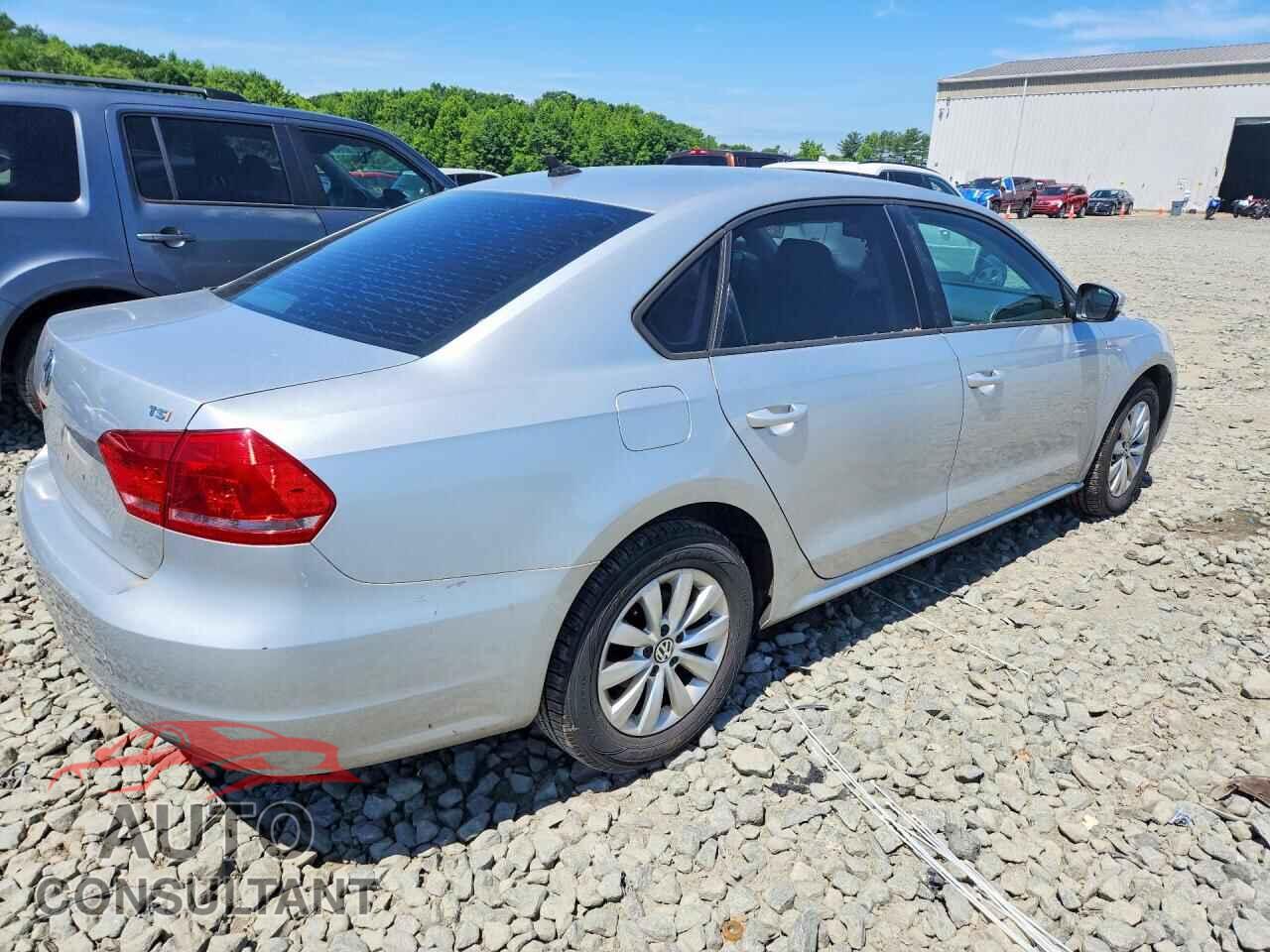 VOLKSWAGEN PASSAT 2015 - 1VWAT7A3XFC005319