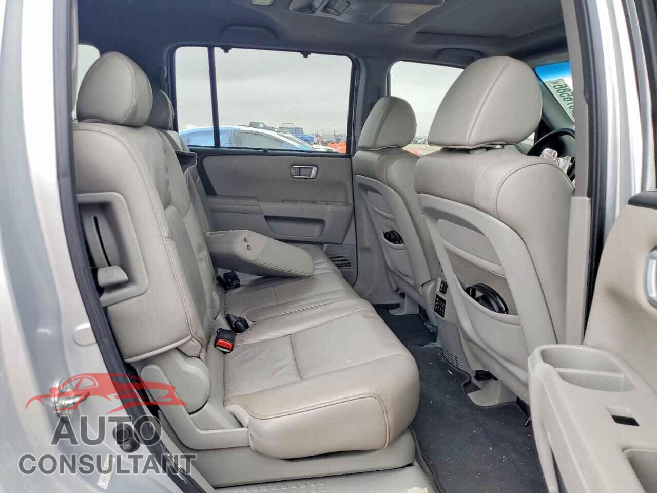 HONDA PILOT 2011 - 5FNYF3H93BB030491