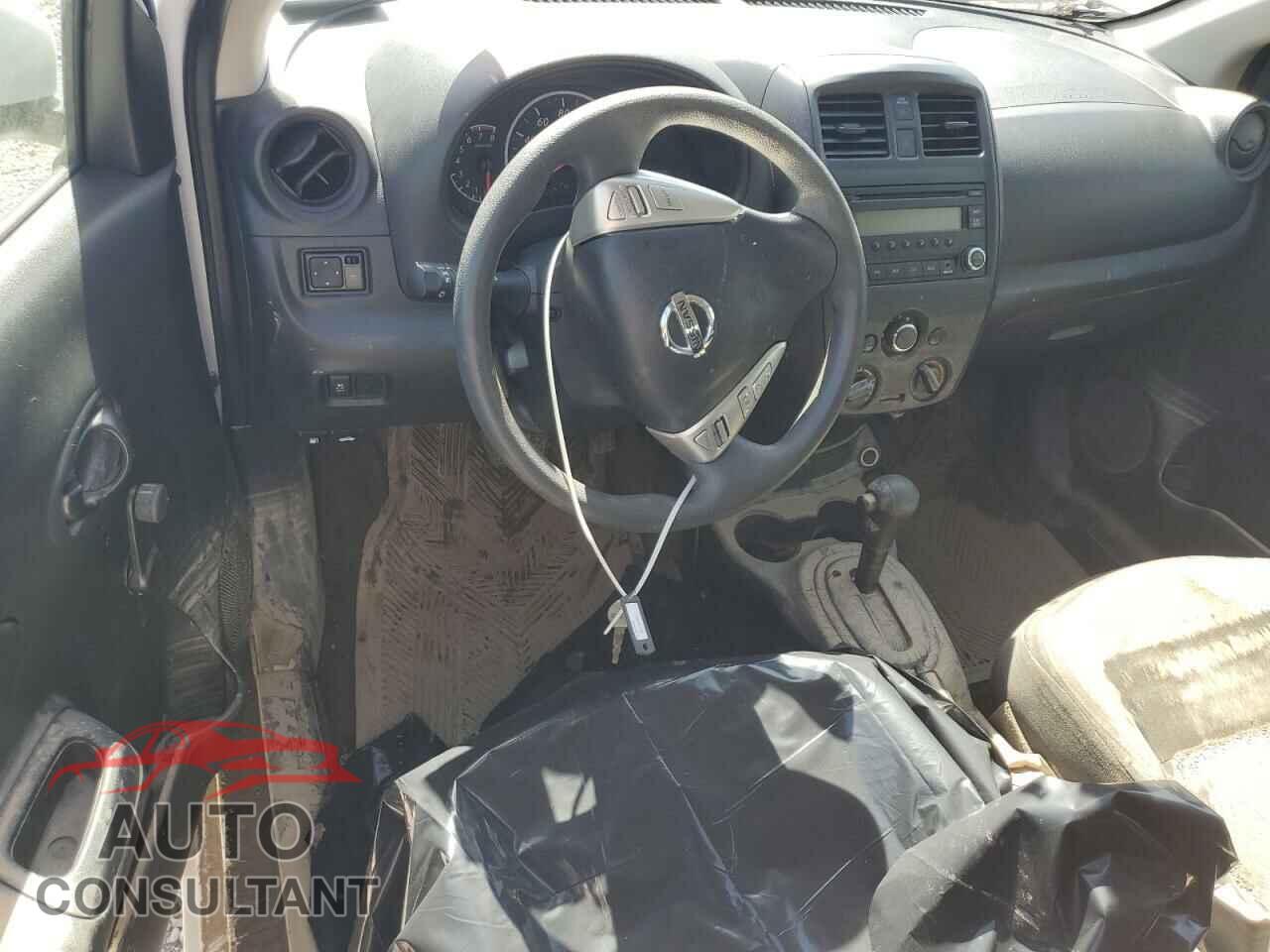 NISSAN VERSA 2017 - 3N1CN7AP1HL852345